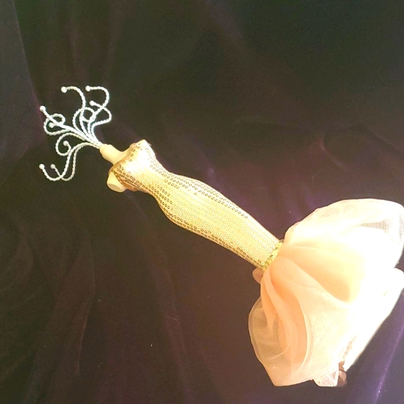 SOLD SOLD !Ball gown, Mannequin Jewelry stand silver - Picture 3 of 16